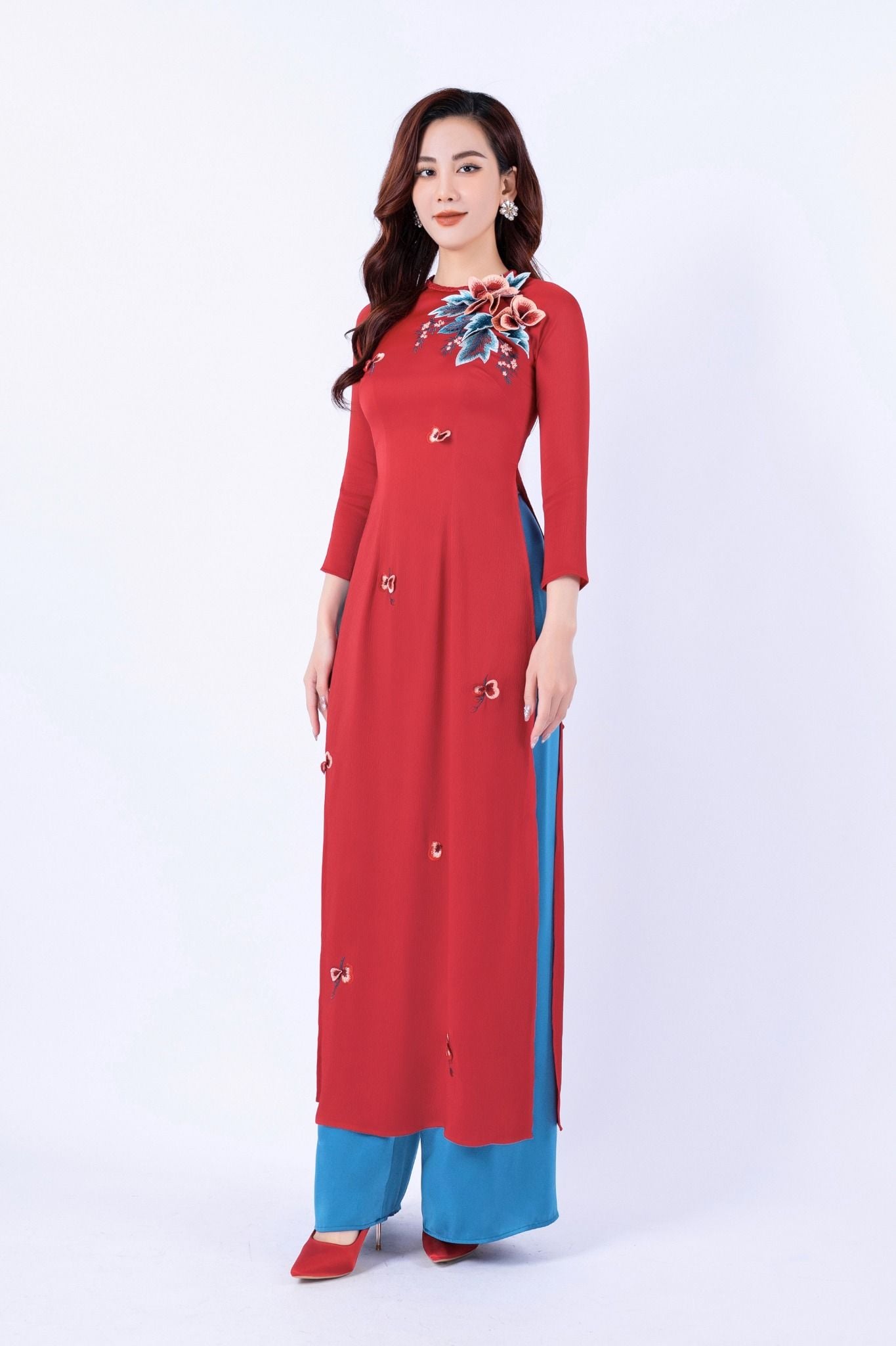 BDA50150 - Áo dài truyền thống vải lụa dáng ôm cổ tròn tết tạo kiểu thân đính hoa 3D trang trí khóa thân sau - Ảnh 18
